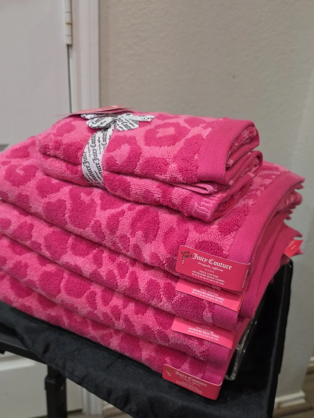 Juicy Couture Home Hot Pink Leopard Print 100% Cotton Jacquard Bath/Hand Towels